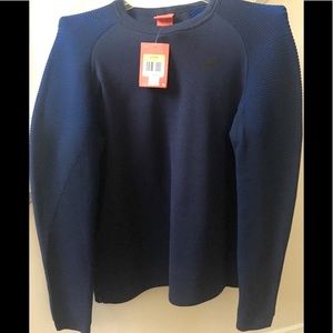 Nike Women’s Sportswear TECH FLEECE Crew Pullover